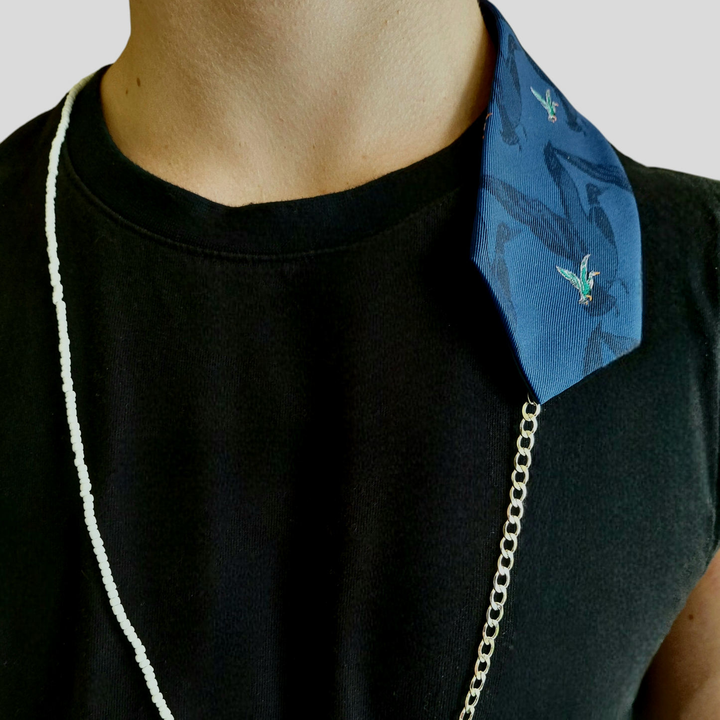 ODE stropdas ketting cobalt - wit - vogel