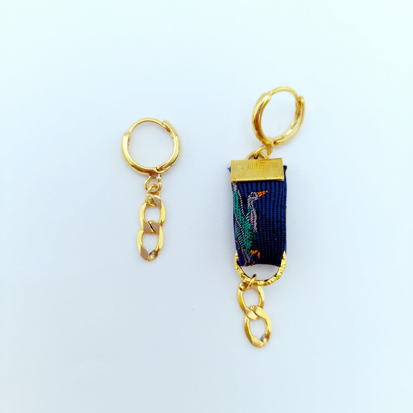 ODE cobalt stropdas medaille oorbellen - mixed lengte