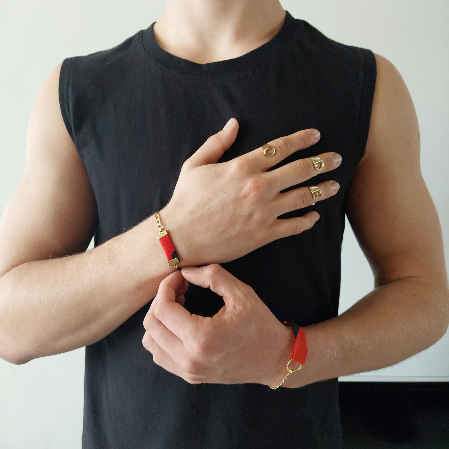 ODE medaille armband rood blauw