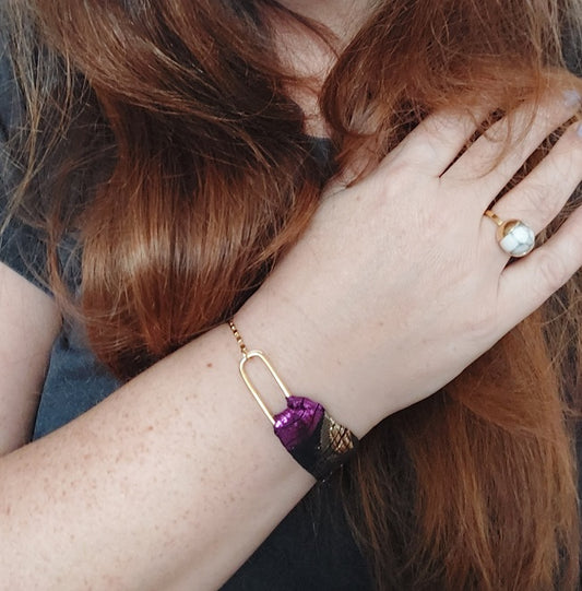 Glitter glamour single twist statement armband