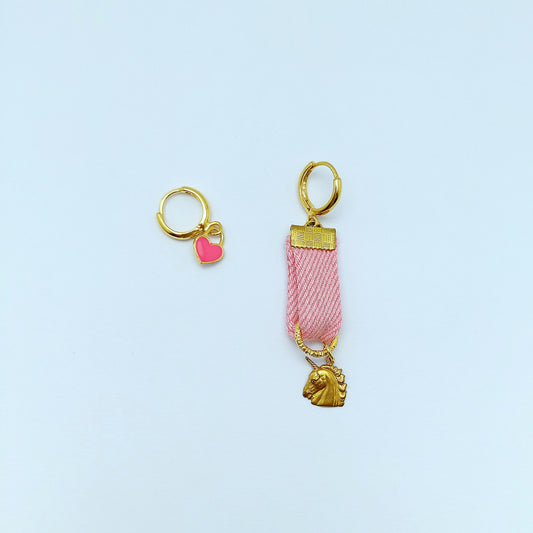 Pink jeans fluo hart medaille mixed lengte oorbellen