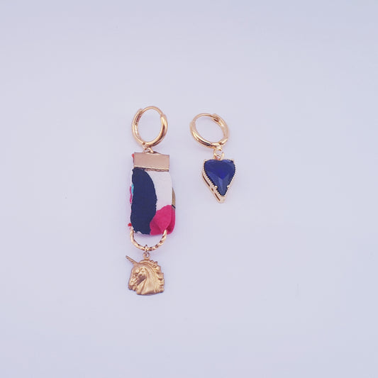 Vintage beauty cobalt hart medaille mixed lengte oorbellen